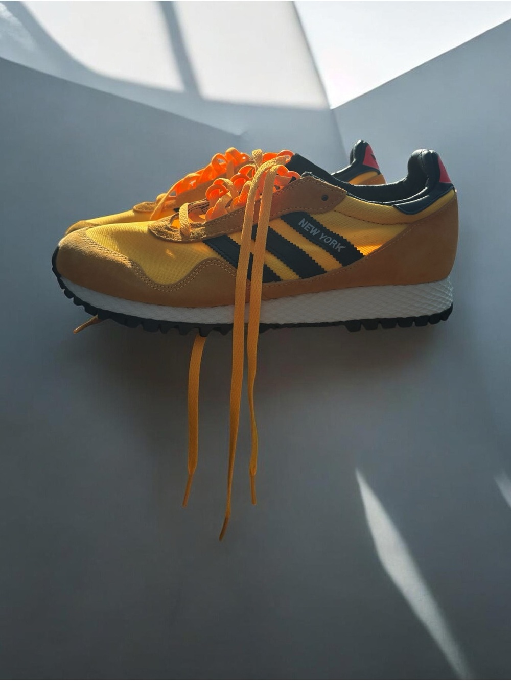 Adidas Originals New York “Taxi” FZ0738 Terrace Runner Sneaker Men’s 7/Women’s 8